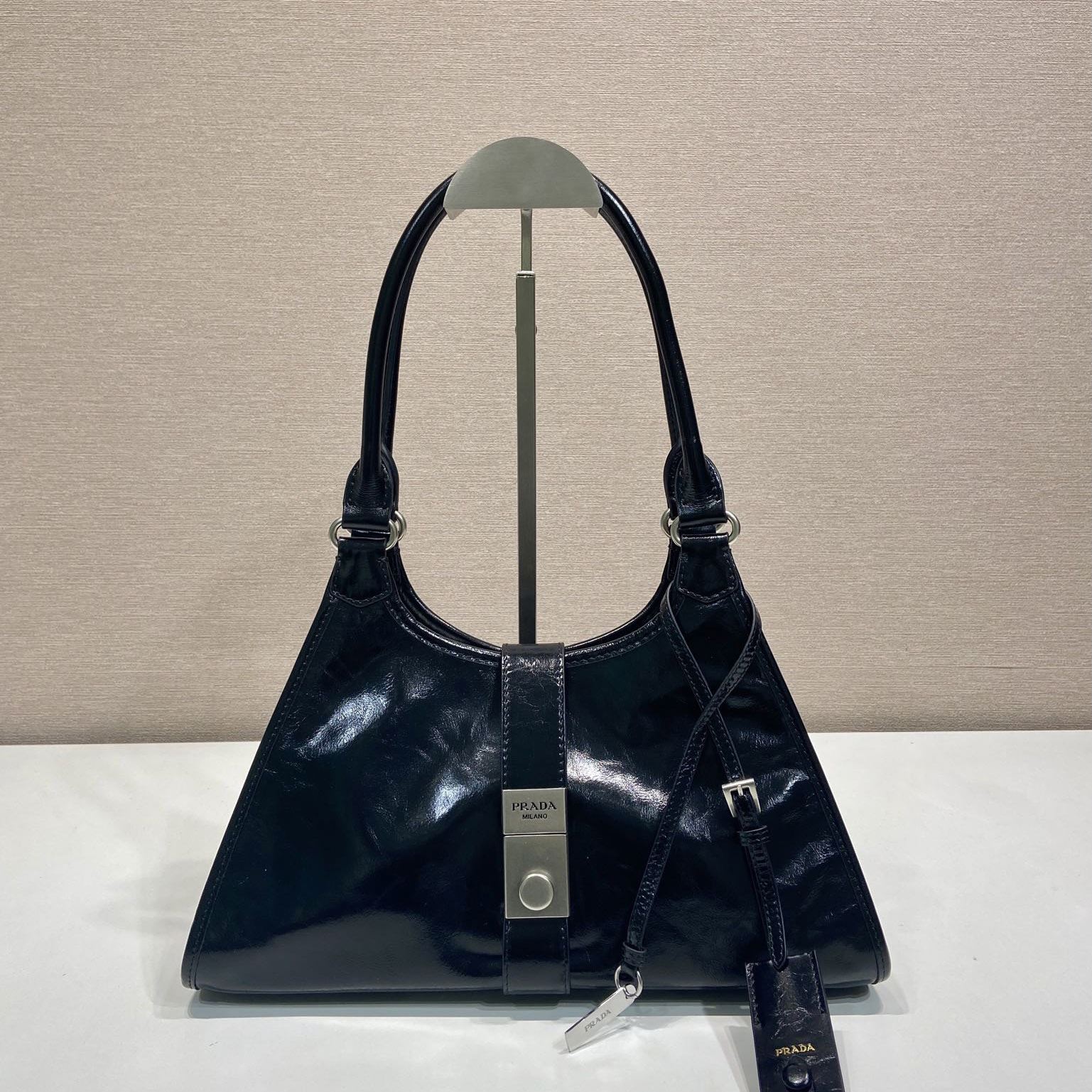 Pra*a top handle bags